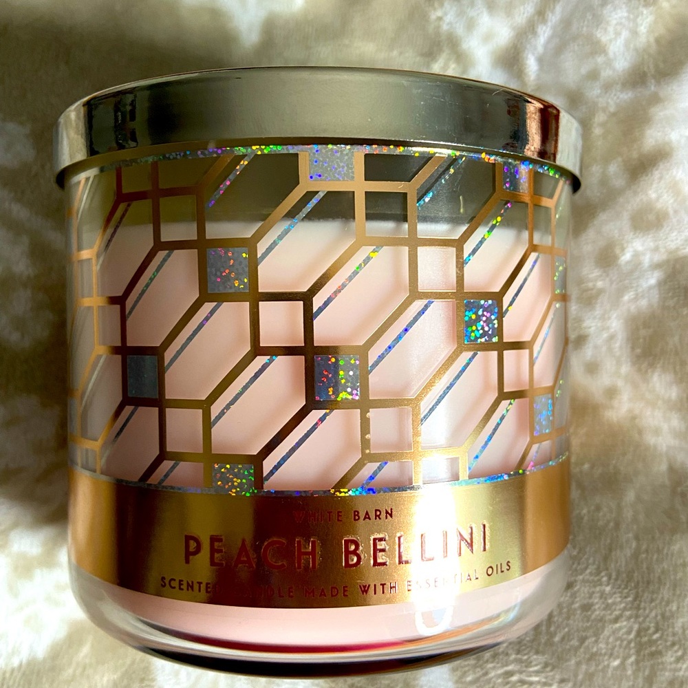 💖Bath and Body Works Peach 🍑 Bellini 3 Wick Candle - Picture 1 of 2